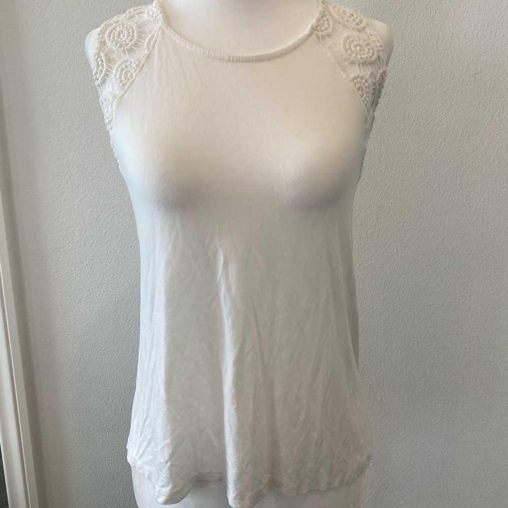 Painted threads beautiful lace back tank